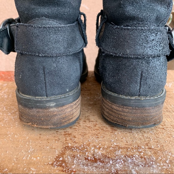 UGG Australia Women’s Silva Black Boot - Picture 6 of 12